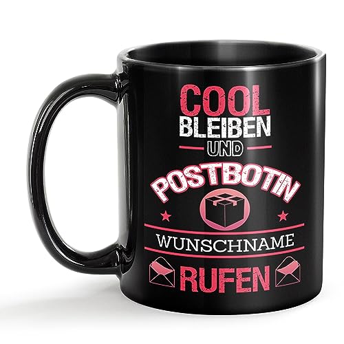 Tassendruck Schwarze Tasse für Postbotin mit Name - Cool bleiben und Name rufen - Geschenk für Kollegin zum Geburtstag | Personalisierte Geschenke, Keramik Schwarz, 300 ml Tassendruck Schwarze Tasse für Postbotin mit Name - Cool bleiben und Name rufen - Geschenk für Kollegin zum Geburtstag | Personalisierte Geschenke, Keramik Schwarz, 300 ml von Tassendruck
