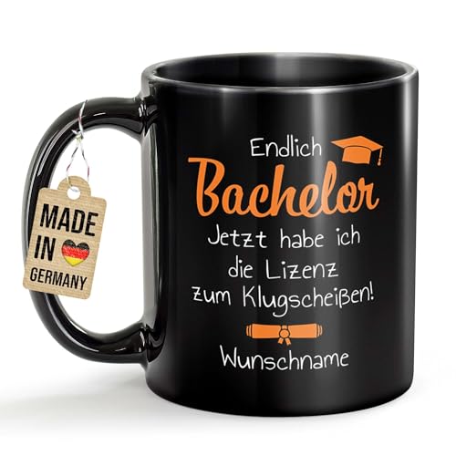 Tassendruck Schwarze Tasse mit Spruch - Bachelor - Lizenz zum Klugscheißen - mit Wunschname selbst gestalten - Geschenk zum bestandenen Bachelor, Orange, 300 ml - Personalisiert von Tassendruck