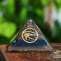 Positive Energie Generator Schutz Orgon Pyramide - Quarz, Tigerauge & Obsidian Kristall Mit Dem Auge Des Horus Symbol von TattvaJewelry