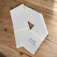 Taufgeschenk Taufschal Mit Wunschspitze & Wunschfarbe - Personalisiertes Für Babys Taufe Taufgeschenk Taufschal Mit Wunschspitze & Wunschfarbe - Personalisiertes Für Babys Taufe von Taufkleiddesign