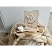 Trauerlicht - Erinnerungslicht Kerzenteller Personalisiert Andenken Sternenkind Trauer Erinnerung Anteilname Beileid Trauerlicht - Erinnerungslicht Kerzenteller Personalisiert Andenken Sternenkind Trauer Erinnerung Anteilname Beileid von TautropfenMagie