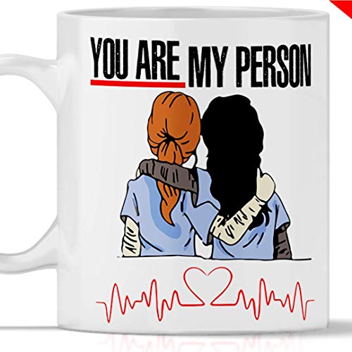 Tazze Premium Grey's Anatomy You Are My Person. Gadget Mug Greys anatomy Tribut in Meredith Grey und Cristina Yang. Auch als originelle und witzige Geschenkidee, Weiß von Tazze Premium