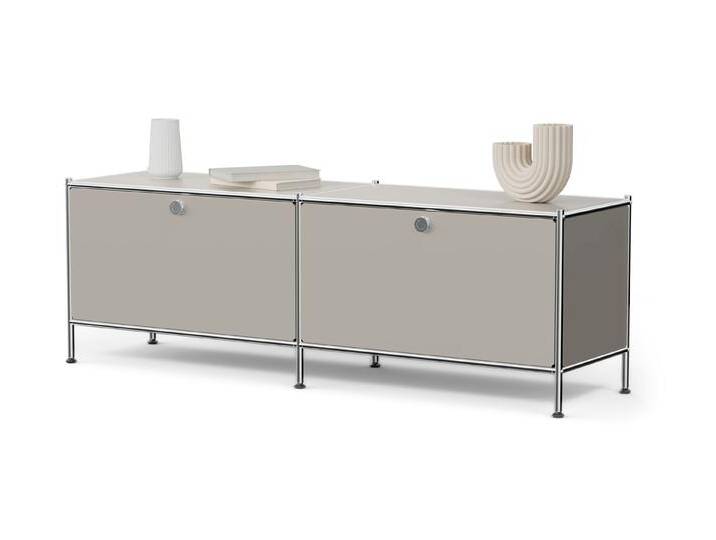 Tchibo - Lowboard Metall »Cn3« mit 2 Klappenfächern - 152x40x51,5cm - hellgrau - Stahl / Aluminium / Kunststoff Tchibo - Lowboard Metall »Cn3« mit 2 Klappenfächern - 152x40x51,5cm - hellgrau - Stahl / Aluminium / Kunststoff von Tchibo