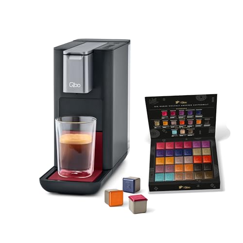 Tchibo Qbo ESSENTIAL Premium Kapselmaschine inkl. 30 recyclebare Qbo Kapseln für Espresso, Caffè und Caffè Grande, kompaktes, innovatives Design, Dark Berry Tchibo Qbo ESSENTIAL Premium Kapselmaschine inkl. 30 recyclebare Qbo Kapseln für Espresso, Caffè und Caffè Grande, kompaktes, innovatives Design, Dark Berry von Tchibo
