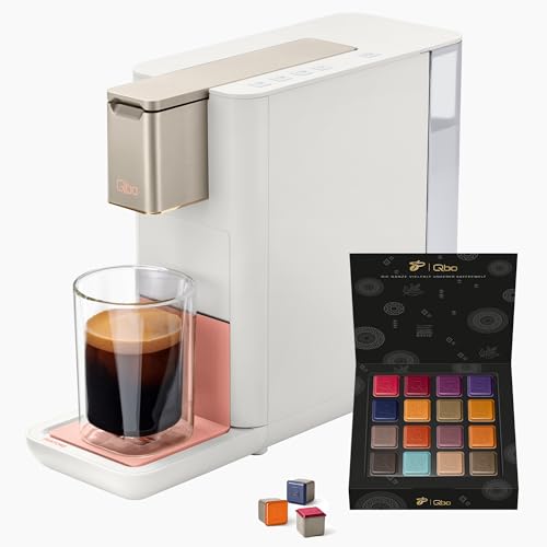 Tchibo Qbo ICONIC Pantone™ Premium Kapselmaschine inkl. 16 recyclebare Qbo Kapseln für Espresso, Caffè und Caffè Grande, kompaktes, innovatives Design, Muted Clay von Tchibo