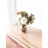 Grünes Gänseblümchen-Blumen-Mittelstück Herbst-Tischdekor in Blattvase Grünes Gänseblümchen-Blumen-Mittelstück Herbst-Tischdekor in Blattvase von TeaCakesandPosies