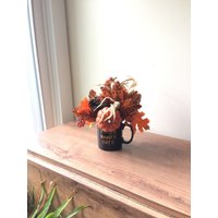 Kürbis Blumenarrangement Herbst Kaffeebecher Herzstück von TeaCakesandPosies