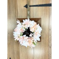 Mini Pfirsich Dahlie Kranz, Sommer Türkranz, Haustürkranz, Sommerkranz, Frühlingskranz, Weißer Türkranz von TeaCakesandPosies