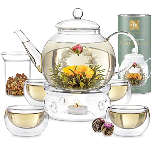 Teabloom Vollständiges Tee Set – 1,2 L Teekanne Glas mit Siebeinsatz Herausnehmbar und Feuerfest – Teekanne mit Stövchen Inklusive 4 Isolierende Teetassen aus Glas und 12 Teeblumen von Teabloom