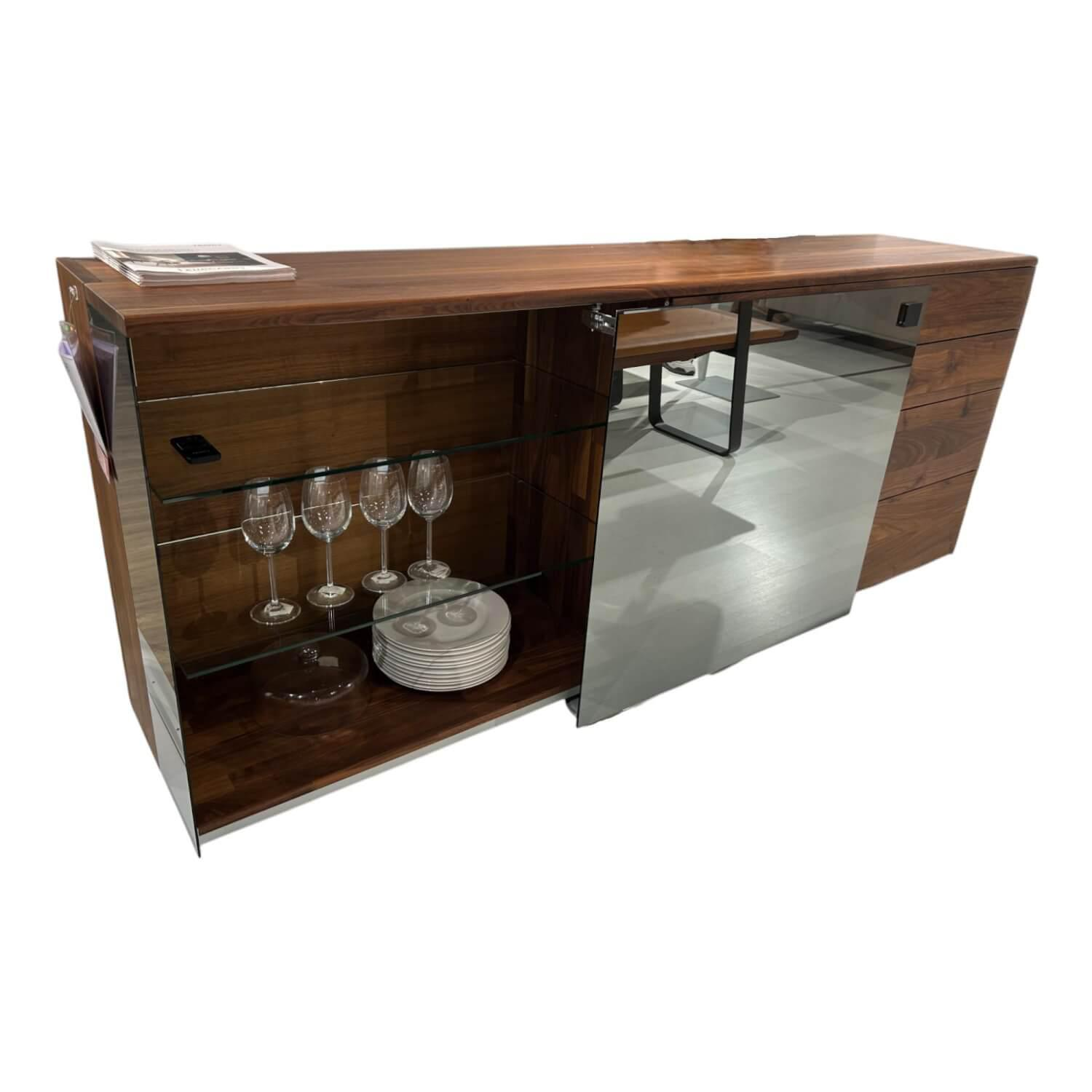 Sideboard Nox Nussbaum Wild Naturöl Glasausführung Palladium Glas Mit Beleuchtun... Sideboard Nox Nussbaum Wild Naturöl Glasausführung Palladium Glas Mit Beleuchtun... von Team 7
