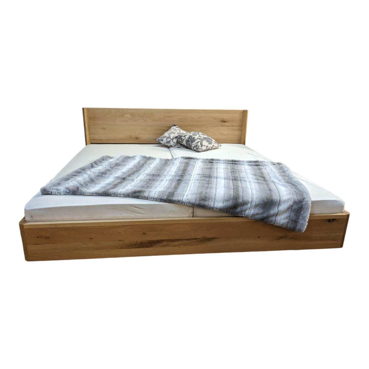 Bett Times Eiche Wild Naturöl mit Holzhaupt ohne Lattenrost und Matratzen Bett Times Eiche Wild Naturöl mit Holzhaupt ohne Lattenrost und Matratzen von Team 7