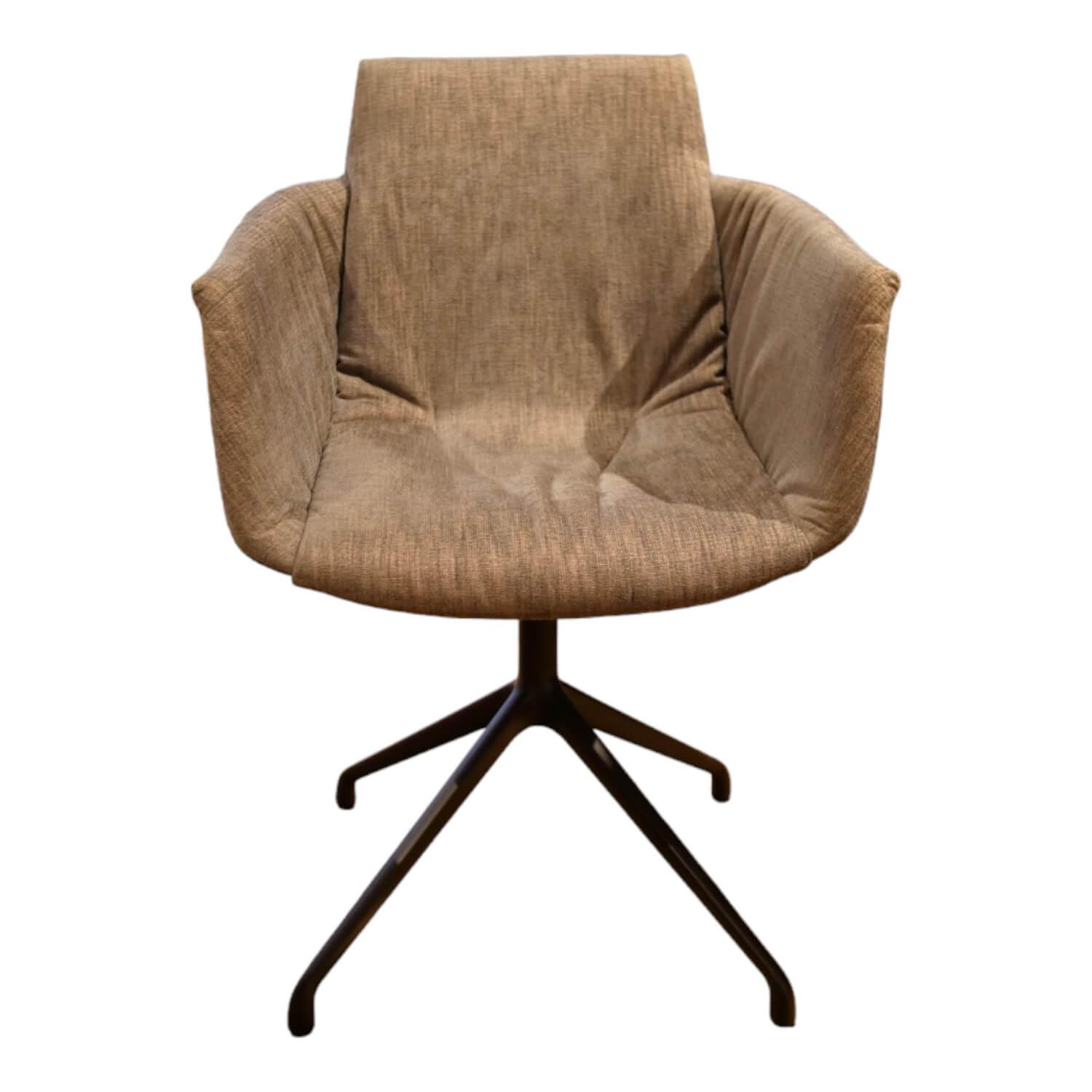 Stuhl Grand Lui Bezug Stoff Maple MA862 Grau Meliert Drehgestell Schwarz Matt Stuhl Grand Lui Bezug Stoff Maple MA862 Grau Meliert Drehgestell Schwarz Matt von Team 7