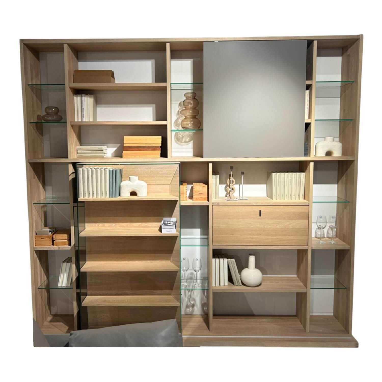 Wohnwand Cubus Eiche Weißöl Schiebetür Farbglas Taupe Grau Matt Klappgriffe Edel... Wohnwand Cubus Eiche Weißöl Schiebetür Farbglas Taupe Grau Matt Klappgriffe Edel... von Team 7