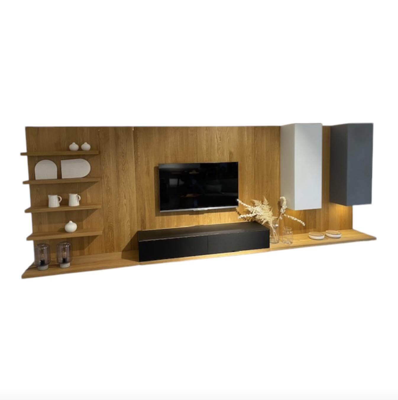 Wohnwand Cubus Pure Eiche Natur Geölt Hängeelemente Glas Weiß Mittelgrau Und Sch... Wohnwand Cubus Pure Eiche Natur Geölt Hängeelemente Glas Weiß Mittelgrau Und Sch... von Team 7