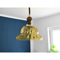 Mid Century Bernsteinfarbene Glas Pendelleuchte Retro 70Er Jahre Deckenlampe von TeazzzVintageShop