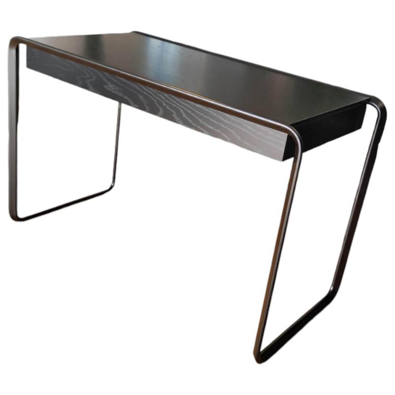 Schreibtisch Olique K2DSP Eiche Furniert Lackiert Schwarz RAL 9005 Gestell Stahl... von Tecta