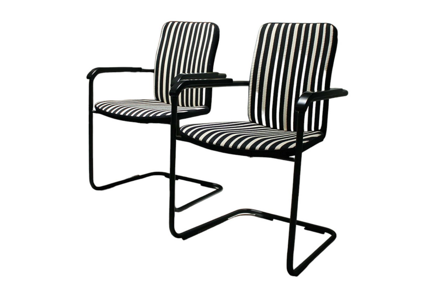 Tecta Essgruppe 2er-Set Stuhl D14 Bauhaus-Stof Schwarz Weiß Stahlrohr Schwarz Tecta Essgruppe 2er-Set Stuhl D14 Bauhaus-Stof Schwarz Weiß Stahlrohr Schwarz von Tecta