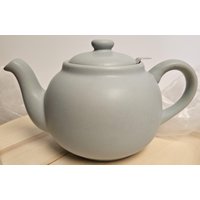 Teekanne Aus Keramik Mit Sieb Und Deckel - Farbe Zartgrün Teekanne Aus Keramik Mit Sieb Und Deckel - Farbe Zartgrün von TeehausGruenfieber