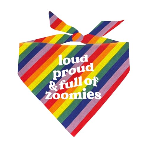 Loud Proud & Full of Zoomies Hundehalstuch, 100 % Baumwolle, verstellbares Dreieck, hergestellt in den USA, Pride Day, LGBTQ+, Regenbogen, Gleichheit, Einheitsgröße, Regenbogenstreifen (1279) von Tees & Tails