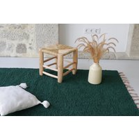Großer Handgewebter Waldgrüner Teppich 140x200cm, Grüner Wohnzimmerteppich, Teppich, Weicher Boho-Dekoration, Boho-Teppich, Tapis De Salon von TeiaAtelier