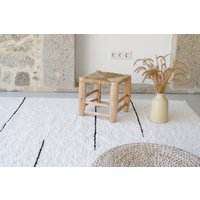 Großer Weißer Teppich Mit Schwarzen Streifen 170x240 cm, Teppich, Abstrakter Designteppich, Wohnzimmerteppich, Schlafzimmerteppich, Moderner Großer Weißer Teppich Mit Schwarzen Streifen 170x240 cm, Teppich, Abstrakter Designteppich, Wohnzimmerteppich, Schlafzimmerteppich, Moderner von TeiaAtelier