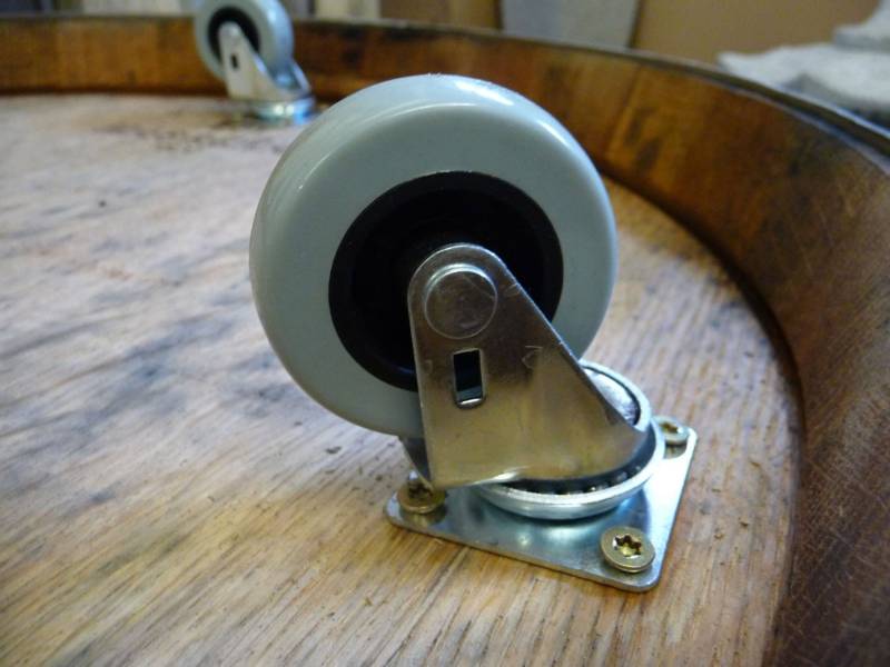 Temesso Kräuterbeet 3/4 von 500L Weinfass als Pflanzkübel von Temesso