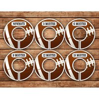 Benutzerdefinierte Baby-Schrankteiler | Fußball 017 von TenLittleToesDesigns