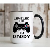 Leveled Up Bis Zu Daddy 15 Unzen Becher | Gamer Gaming New Dad To Be Schwangerschaft Ankündigung Geburtstag Weihnachten Vatertag Glückwünsche von TenSquared