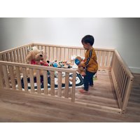 Handgefertigtes Montessori Bett | Kleinkinder Spielecke Bodenbett Naturholzdekor Benutzerdefinierte Größenauswahl Teobeds von TeoBeds
