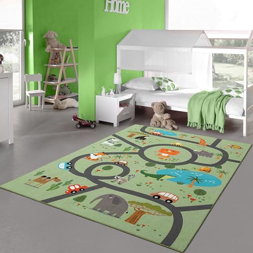 Teppich-Traum Teppich Kinderzimmer Kinderteppich rutschfest waschbar Spielteppich Safari Straße Autos Tiere grün 140 x 200 cm von Teppich-Traum