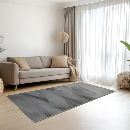 Teppich-Traum Teppich Wohnzimmer Schlafzimmer Flur Kurzflorteppich Hasenfell Kunstfell Optik seidig weich samtig schimmernd pflegeleicht einfarbig anthrazit 80 x 150 cm von Teppich-Traum