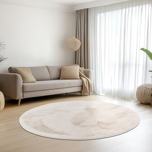 Teppich-Traum Teppich Wohnzimmer Schlafzimmer Kurzflorteppich Hasenfell Kunstfell Optik seidig weich samtig glänzend pflegeleicht hochwertig einfarbig Creme 160 cm rund von Teppich-Traum