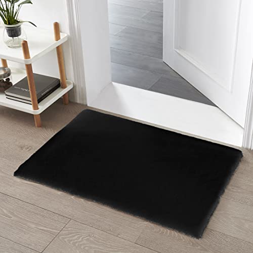 Teppich Wölkchen Fellteppich Kunstfell Teppich Waschbar, Hasenfell Imitat, Kaninchenfell, Kurzfell - Flauschiger Teppich Wohnzimmer, Bettvorleger Schlafzimmer - Schwarz - 60x90cm von Teppich Wölkchen
