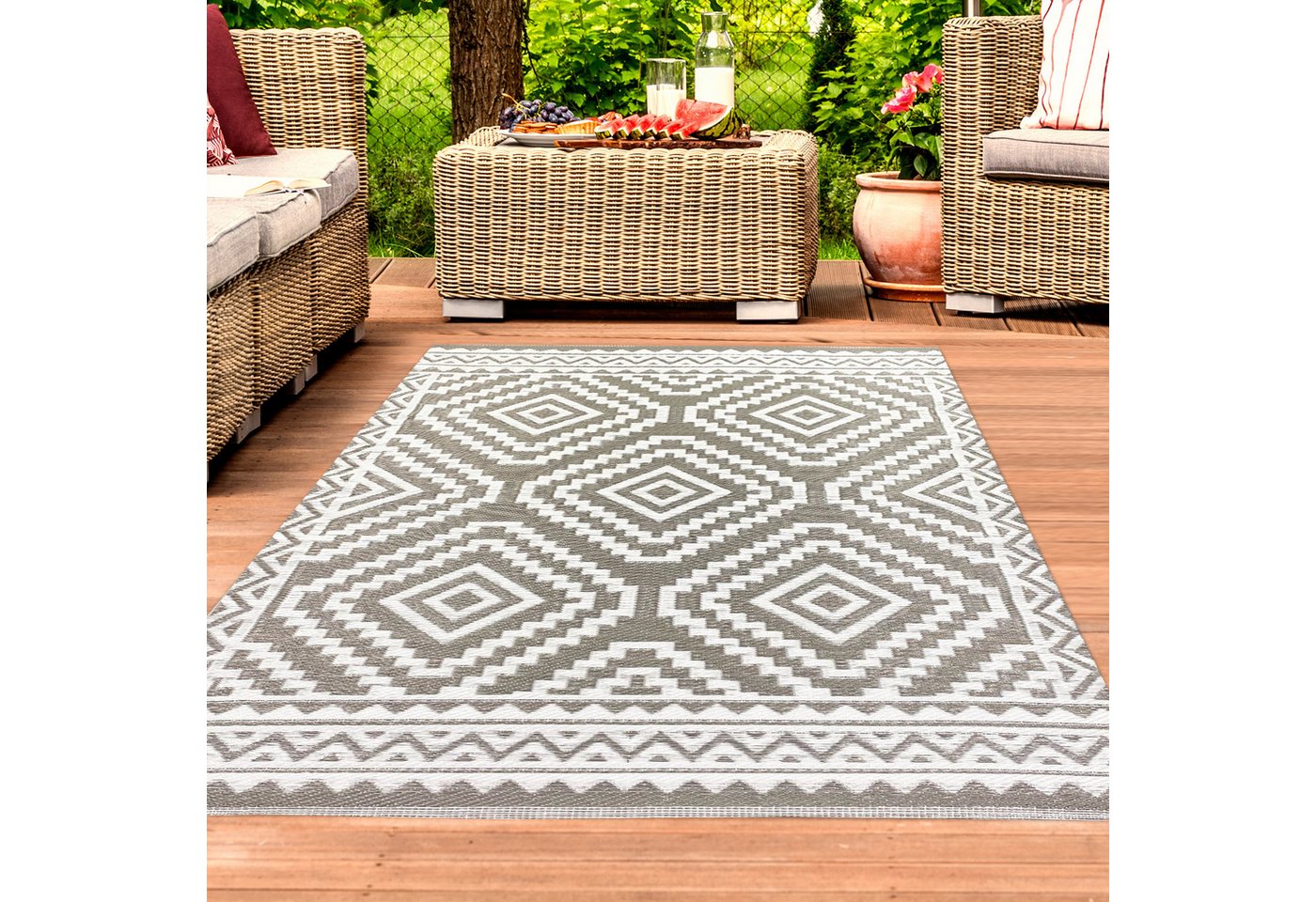 Outdoorteppich Outdoor-Teppich mit Azteken-Motiv aus Recycelten Materialien in grau, TeppichHome24, Rechteckig, Höhe: 5 mm von TeppichHome24