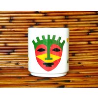 Afrocentric Keramik Handgemachte Weiße Steingutmaske Becher von TerraTreasures
