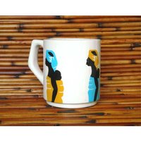 Weiß Steingut Keramik Afrocentric Lady Und Baby Becher von TerraTreasures