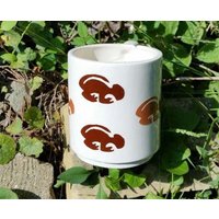 Weiße Steingut Keramik Handgemachte Tasse Mit Tier Design von TerraTreasures