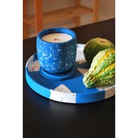 Handmade Tablett & Kerze Geschenk-Set | Terrazzo Wohndekor Nachhaltiges Housewarming Geschenk Sojawachs Boho Ästhetik Einzigartiges von TerrazzoMioDesigns