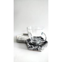 Marmorierte Untersetzer, Schwarz-Weiß-Untersetzer, Sechseck-Untersetzer, Jesmonit-Untersetzer, Schmucktablett, Hauptgeschenk, Geschenkset Von Zwei von TerrazzoMioDesigns