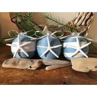 3Er Set Jute Wrapped Ornaments Hellblau Und Weiß Mit Bleistift Seestern von Tersjustbeachy