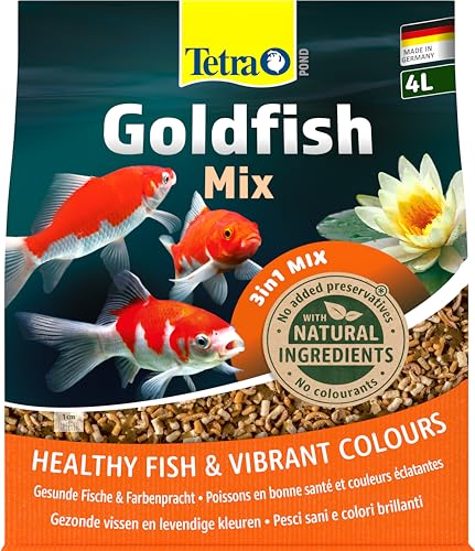 Tetra Pond Goldfish Fischfutter - 3in1 Mix mit Flocken, Sticks und Gammarus für alle Goldfische und Kaltwasserfische im Gartenteich, 4 L Beutel von Tetra