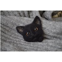 Gefilzte Schwarze Katze Brosche, Pet Portrait Ornament, Wolle Tier Skulptur Auf Bestellung Gefilzte Schwarze Katze Brosche, Pet Portrait Ornament, Wolle Tier Skulptur Auf Bestellung von TextileArtMaster