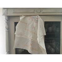 Antike Handtuch Kreuzstich Floral Weiß Monogrammiert Baumwolltuch Mit Blumen Shabby Gäste von TextilesVintage