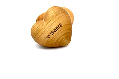 Thankgoods Sag´s mit Herz Handschmeichler Be Strong! Holzherz mit Gravur Thankgoods Sag´s mit Herz Handschmeichler Be Strong! Holzherz mit Gravur von Thankgoods