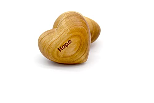 Thankgoods Sag's mit Herz - Handschmeichler 'Hope', Obstholz, Gravur, Geschenkidee von Thankgoods