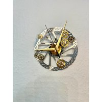 Fahrraduhr Wanduhr Design Wanddekoration Uhr Einzigartig Geschenk Fahrradgeschenk Bremsscheibe Upcyling Ritzeluhr Industrial von ThatUsedToBe