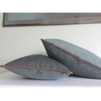 Fischgrät Kissen Oder Bezug. Blaugraues Mit Rostfarbener Paspel von ThatsMyHome