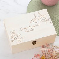 Personalisierte Blumenaufbewahrungsbox Für Hochzeit, Personalisierte Holzaufbewahrungsbox, Paargeschenk, Hochzeitsandenken-Box, Erinnerungsbox von Thatsnicethatuk