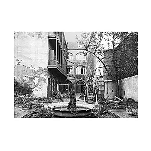The Art Stop Vintage Photo Old French Courtyard New Orleans Louisiana Framed Print F12X4350 von The Art Stop