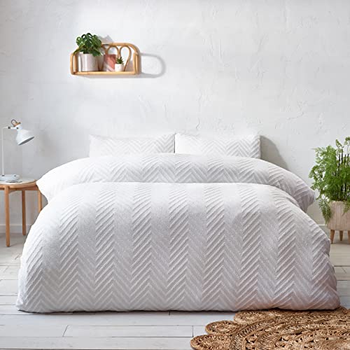The Linen Yard Chevron Gepolsterte Geometrische Bettbezug, White The Linen Yard Chevron Gepolsterte Geometrische Bettbezug, White von The Linen Yard